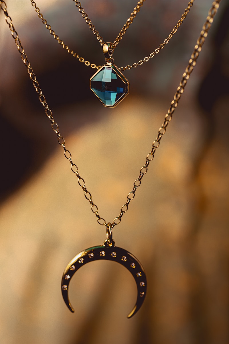 Luna Layered Pendant Necklace - Worn Look